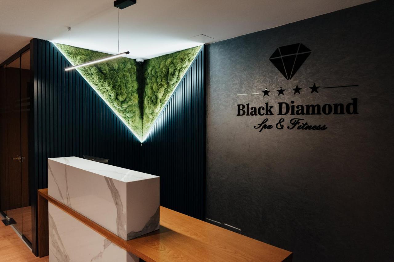 Black Diamond Hotel Tirana Buitenkant foto